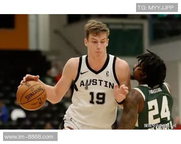 马刺团队协作显神威九人轮换全员得分六人上双助力胜利